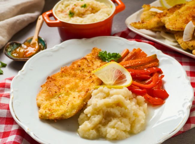 Selleriep&uuml;ree mit Schnitzel