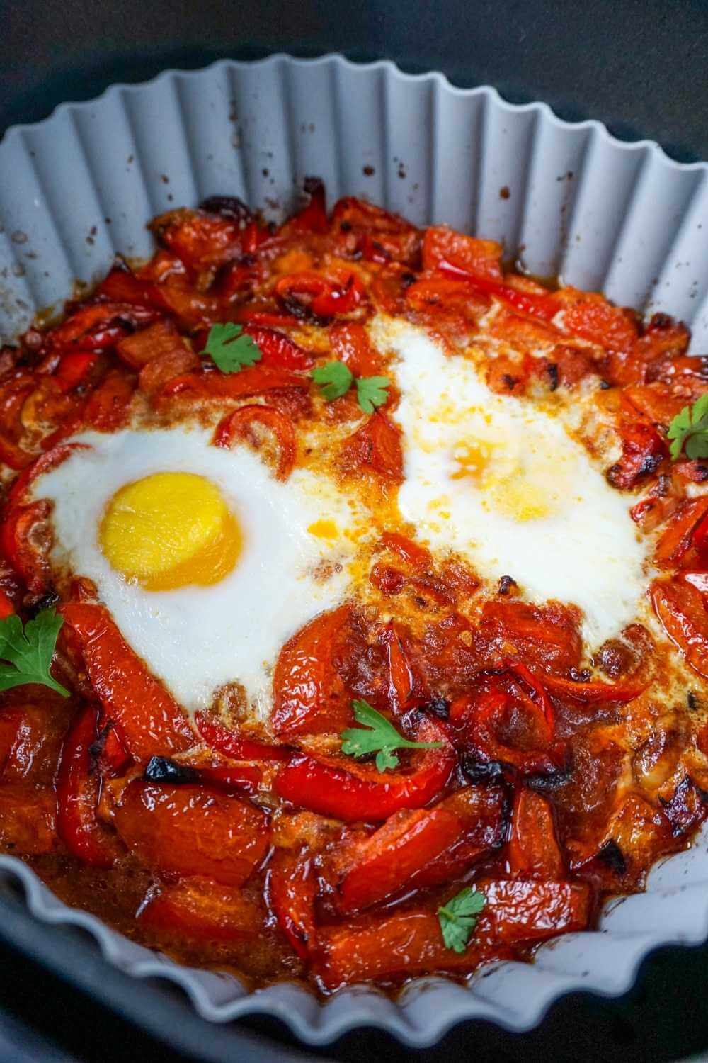 Shakshuka aus der Heißluftfritteuse Shakshuka aus der Heißluftfritteuse