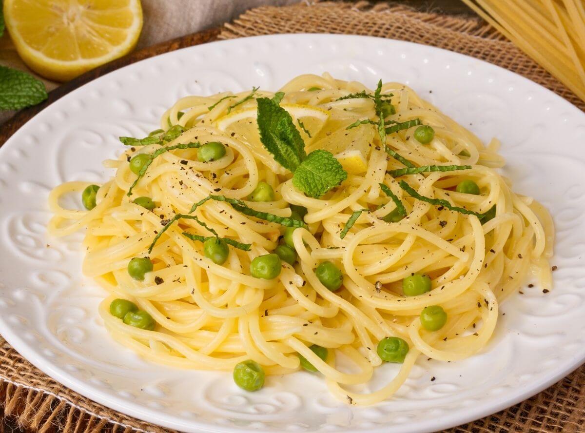Spaghetti al limone Spaghetti al limone