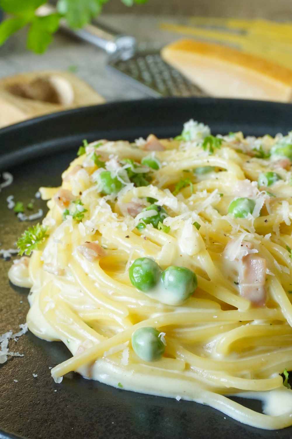 Spaghetti mit Schinken-Sahne-Soße Spaghetti mit Schinken-Sahne-Soße
