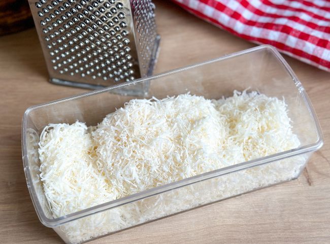 Spaghetti Pasta Alfredo Parmesan reiben Spaghetti Pasta Alfredo Parmesan reiben