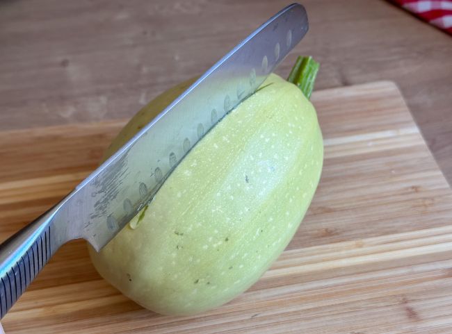 Spaghettikürbis schneiden Spaghettikürbis schneiden