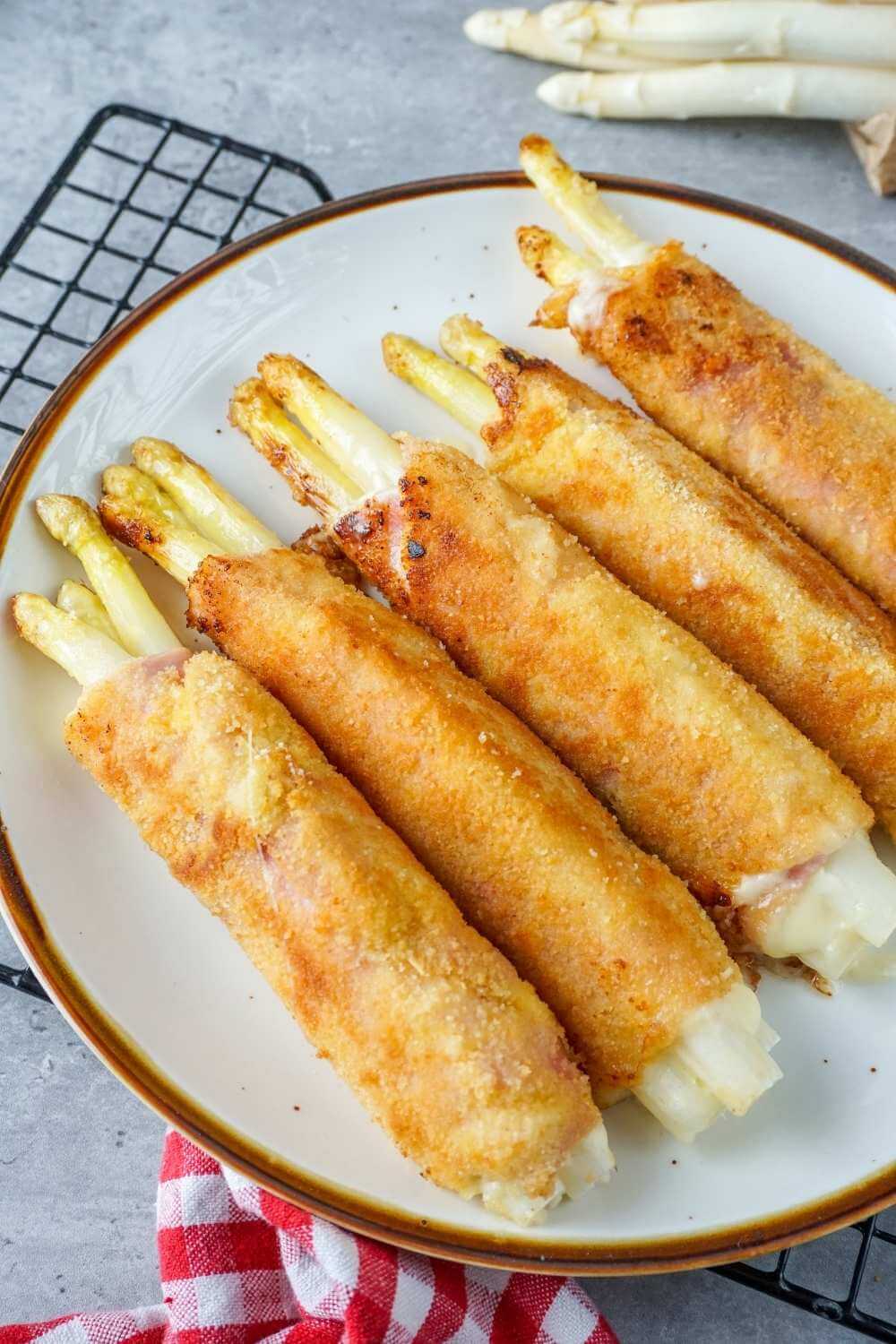 Spargel Cordon Bleu – schnelles Knusper-Rezept Spargel Cordon Bleu – schnelles Knusper-Rezept