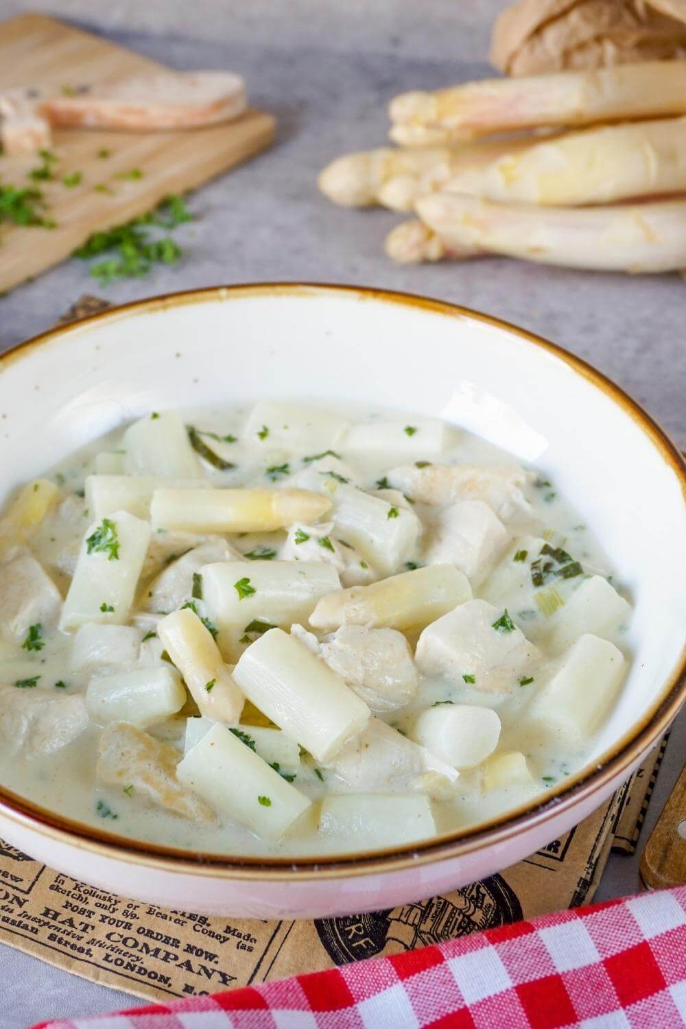 Cremige Spargel Hähnchen Pfanne mit Sahnesauce