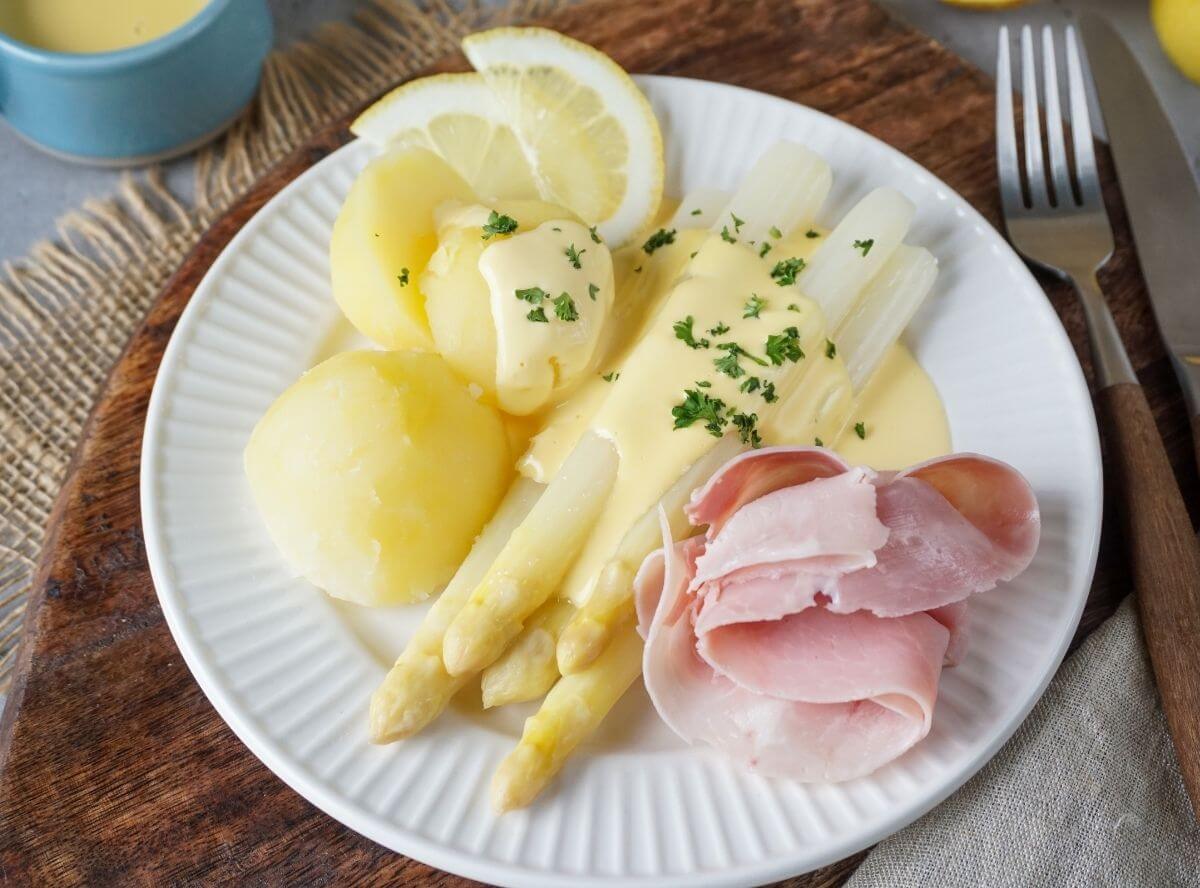 Spargel mit Schinken
