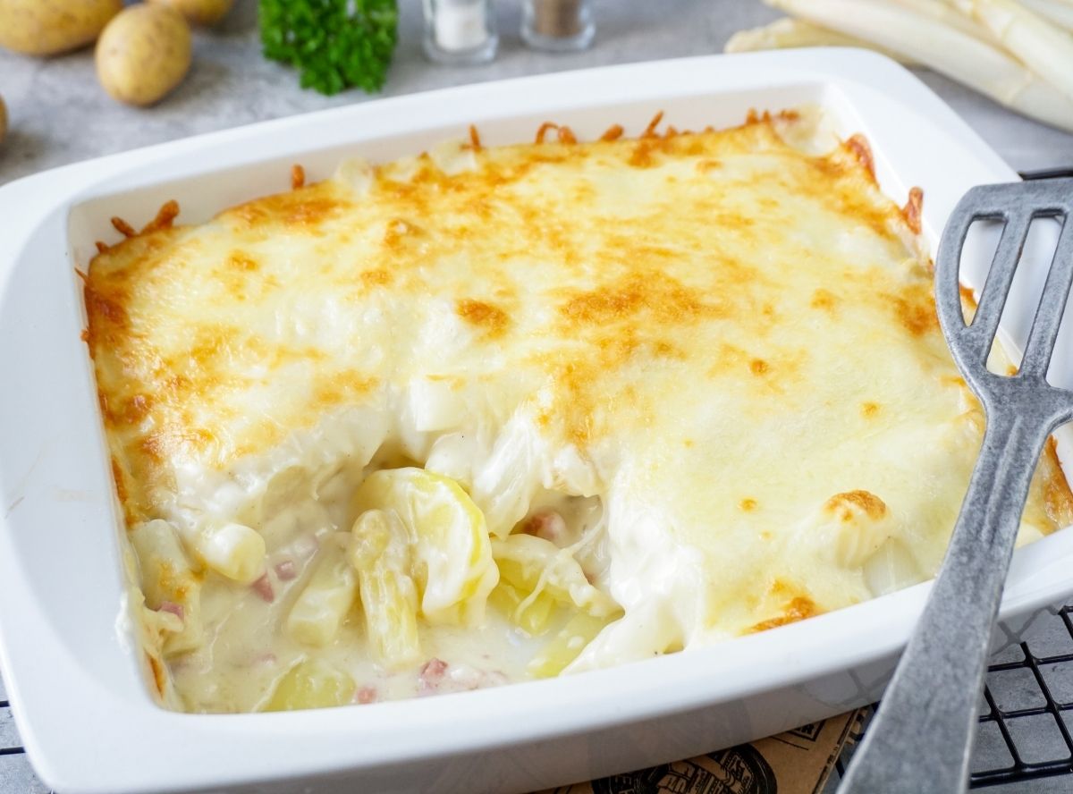 Spargelauflauf mit Kartoffeln und Schinken
