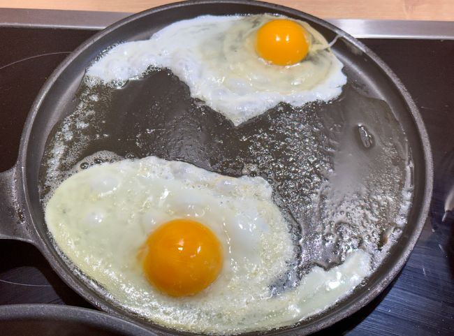 Spiegelei sunny side up Spiegelei sunny side up