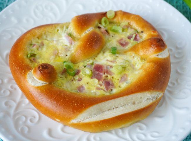 &Uuml;berbackene Brezeln Schinken K&auml;se