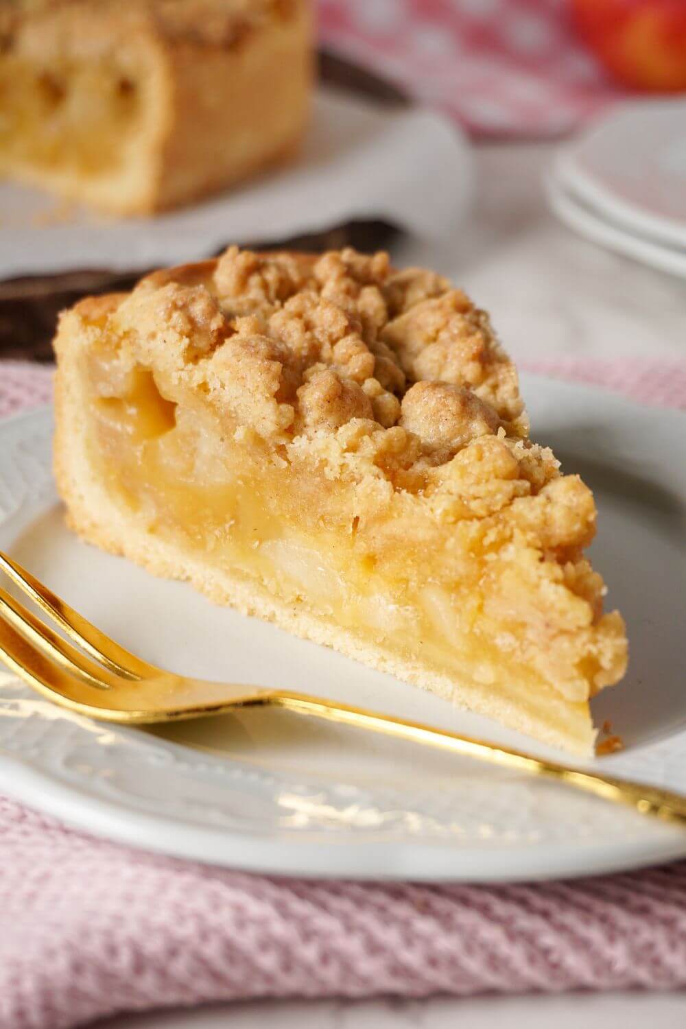 Veganer Apfelkuchen mit Zimtstreuseln Veganer Apfelkuchen mit Zimtstreuseln