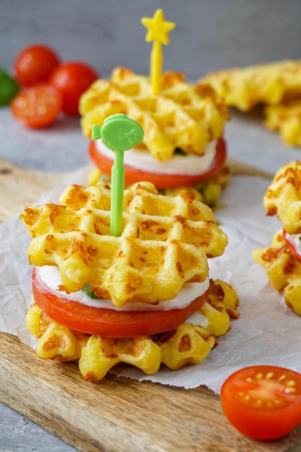 Mini-Waffelburger Tomate Mozzarella Mini-Waffelburger Tomate Mozzarella