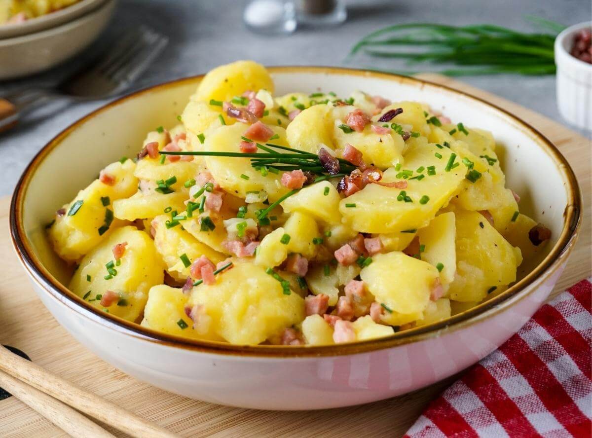 Warmer Kartoffelsalat, der einfach begeistert