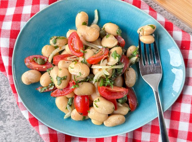 Dicke wei&szlig;e Bohnen Salat