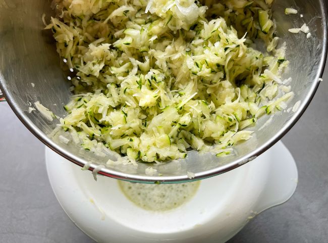 Zucchini ausdrücken Zucchini ausdrücken