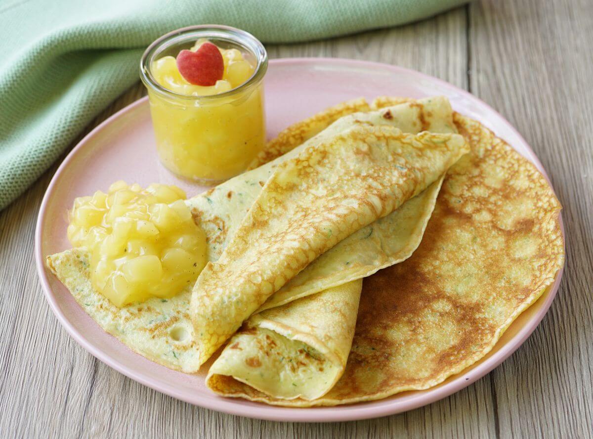 Zucchini Pfannkuchen mit Apfelkompott