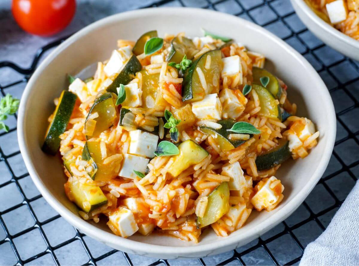 Zucchini-Reis-Pfanne mit Feta