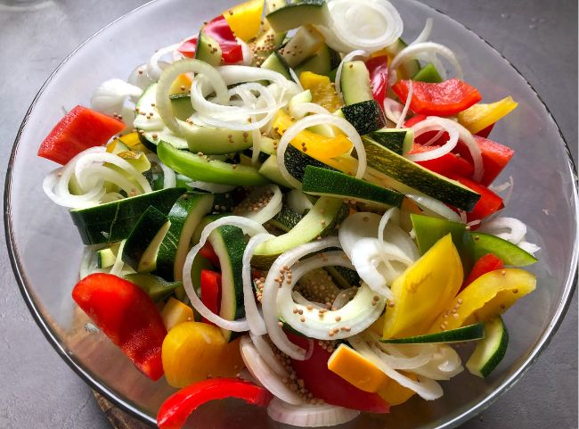Zucchini süß-sauer mit Kurkuma Zucchini süß-sauer mit Kurkuma