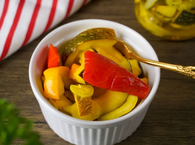 Zucchini süß-sauer Zucchini süß-sauer
