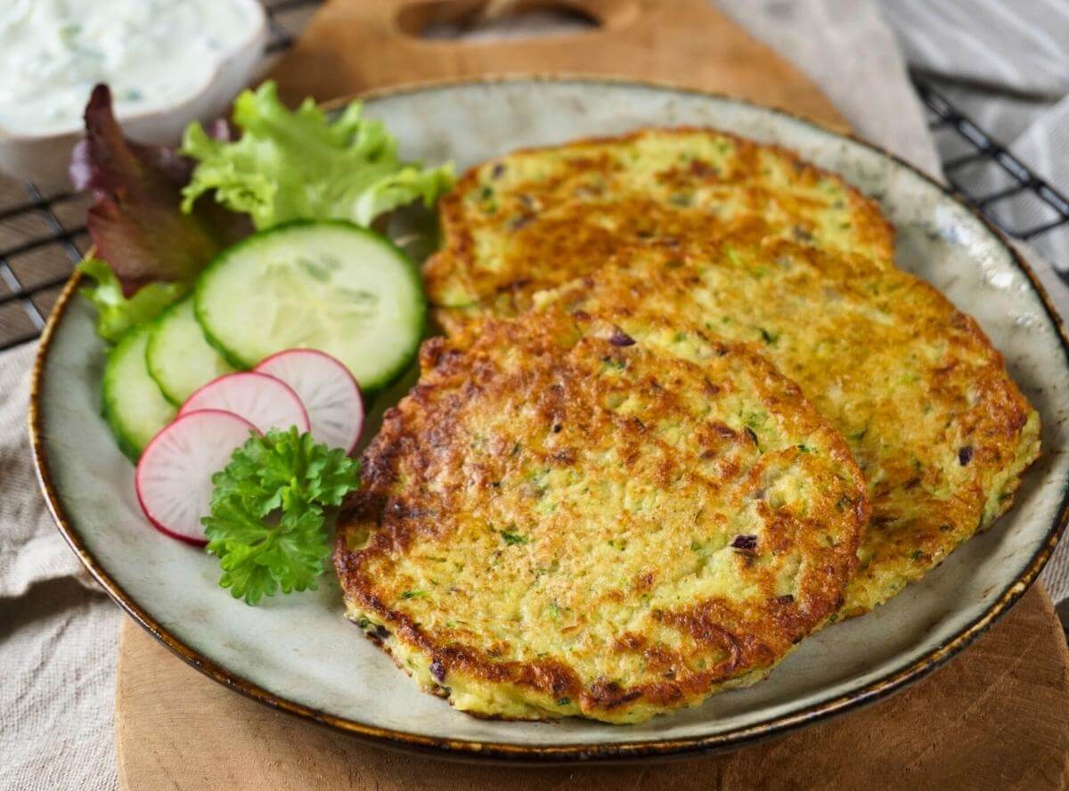 Zucchinipuffer mit Haferflocken Zucchinipuffer mit Haferflocken